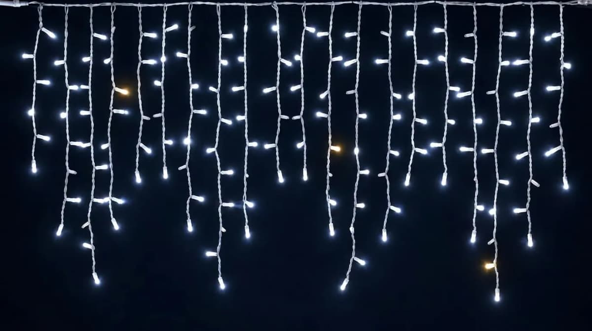 Şeffaf kablolu saçak LED, kademeli sarkıtlarda soğuk beyaz LED'ler, gece